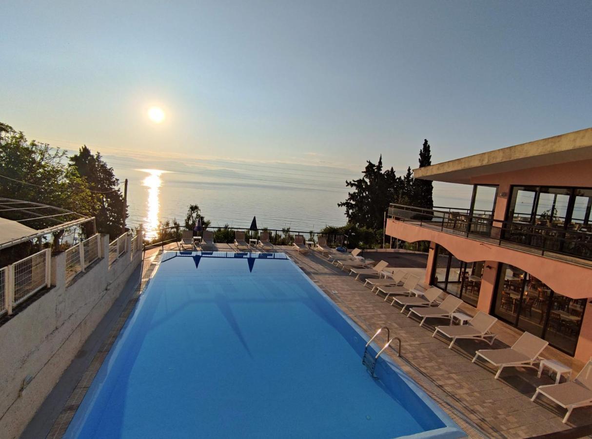 Siora Leni Hotel Benitses  Buitenkant foto