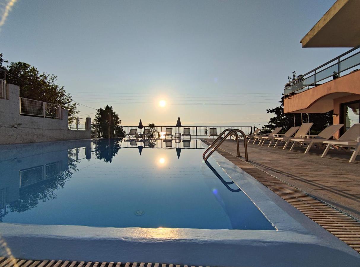Siora Leni Hotel Benitses  Buitenkant foto